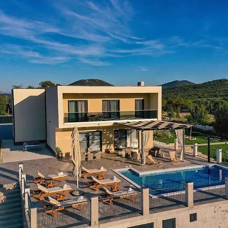 Villa Luxurious Sanctuary With Pool *